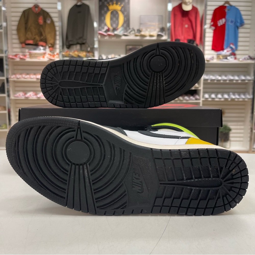 Size 10 - Air Jordan 1 High ‘Volt Gold’ - WORN WITH ORIGINAL BOX - Picture 6 of 6